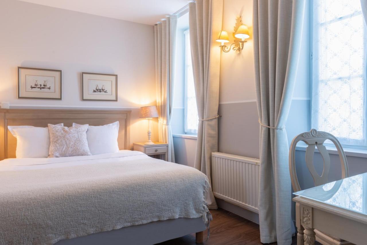 Hotel Traiteur Les Ormes, The Originals Relais บาร์เนอวีย์-แกร์เตอเร ภายนอก รูปภาพ