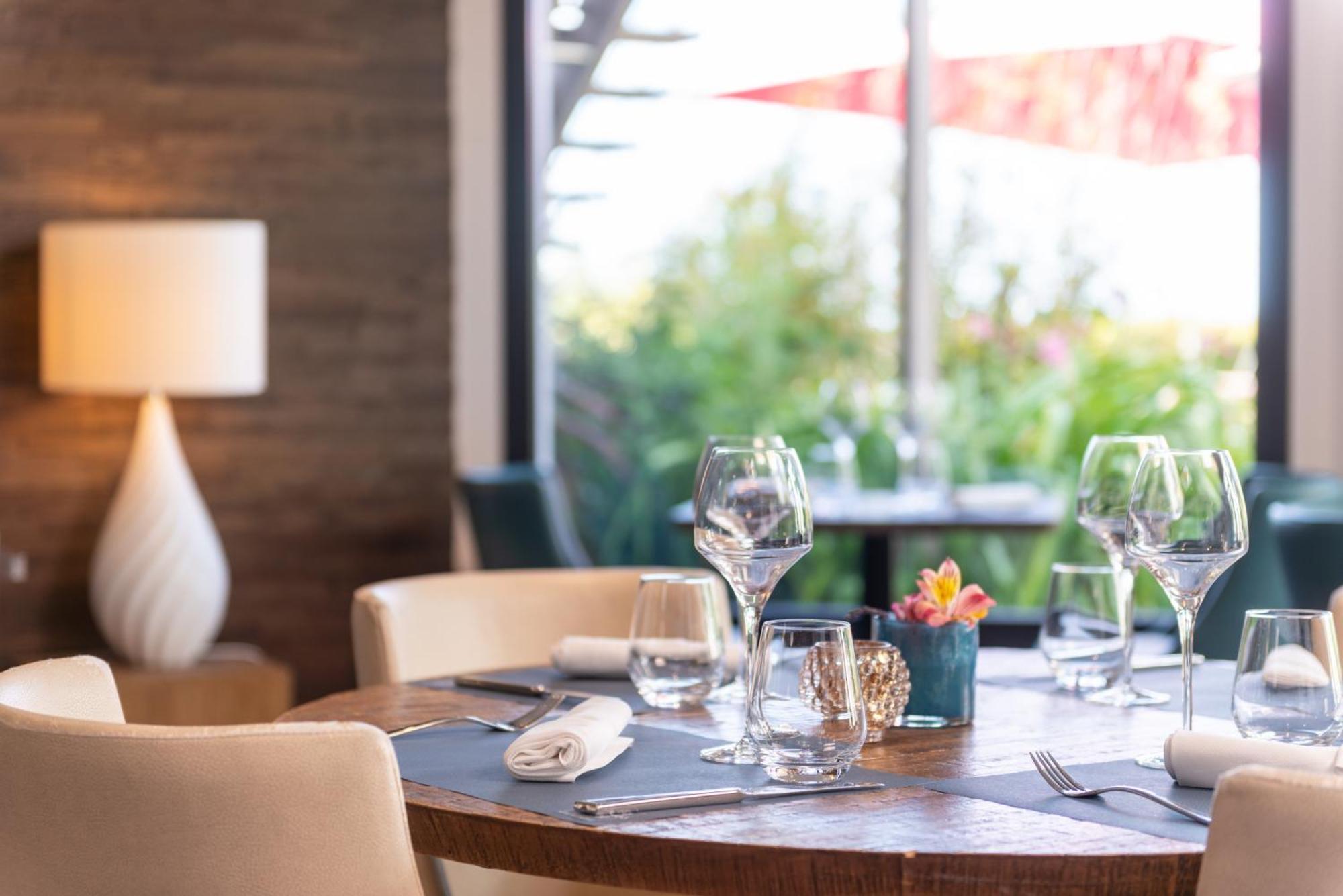 Hotel Traiteur Les Ormes, The Originals Relais บาร์เนอวีย์-แกร์เตอเร ภายนอก รูปภาพ