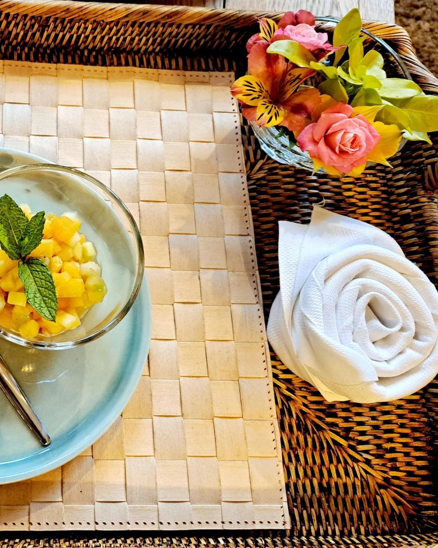 Hotel Traiteur Les Ormes, The Originals Relais บาร์เนอวีย์-แกร์เตอเร ภายนอก รูปภาพ