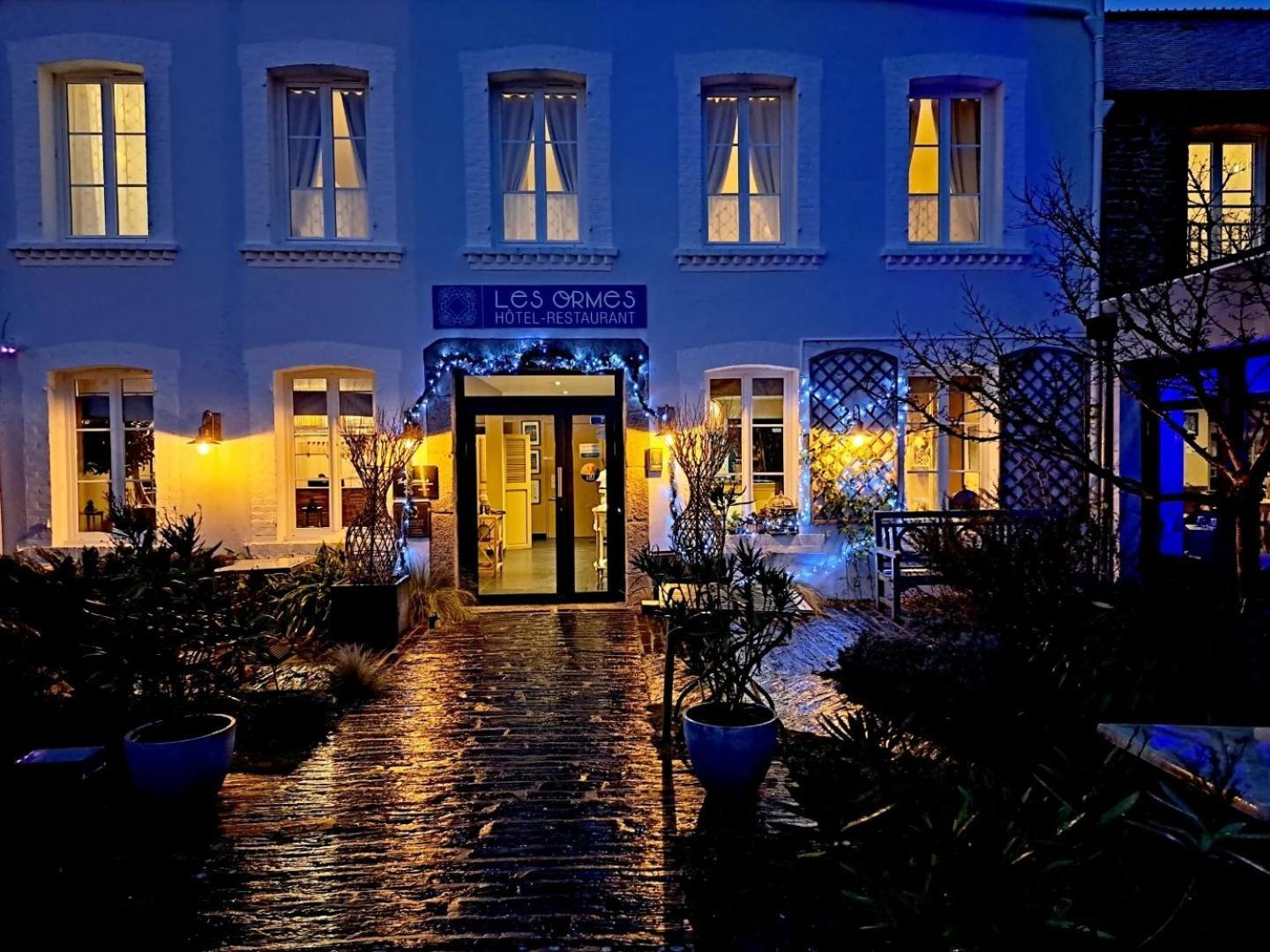 Hotel Traiteur Les Ormes, The Originals Relais บาร์เนอวีย์-แกร์เตอเร ภายนอก รูปภาพ