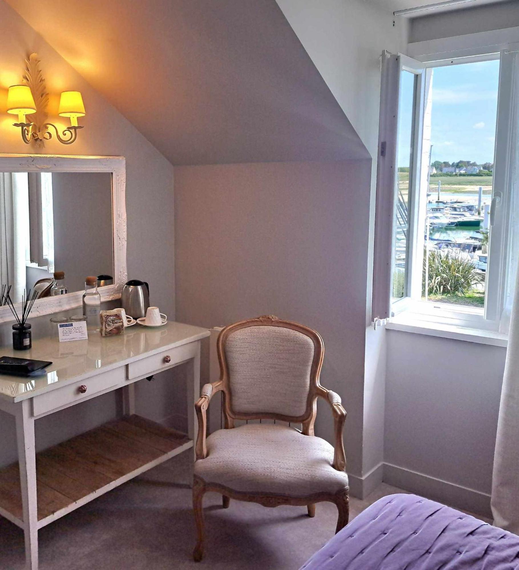 Hotel Traiteur Les Ormes, The Originals Relais บาร์เนอวีย์-แกร์เตอเร ภายนอก รูปภาพ